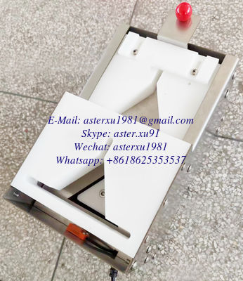 Stainless Steel Tabletop Onigiri Packer Onigiri Packing Machine Onigiri Robot Onigiri Triangles Machine Manual Rice Ball Packing Machine Machine à boulettes de riz triangulaire de bureau supplier